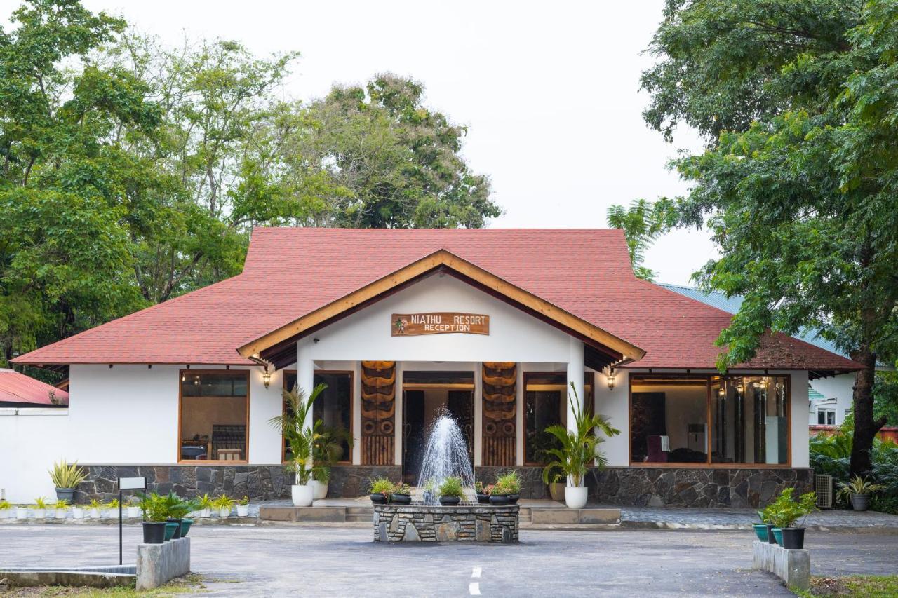 ホテル Zone Niathu Dimapur By The Park エクステリア 写真